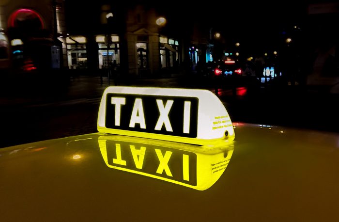 Ist ein Taxi ein öffentliches Verkehrsmittel? - Steuerberatung Paderborn