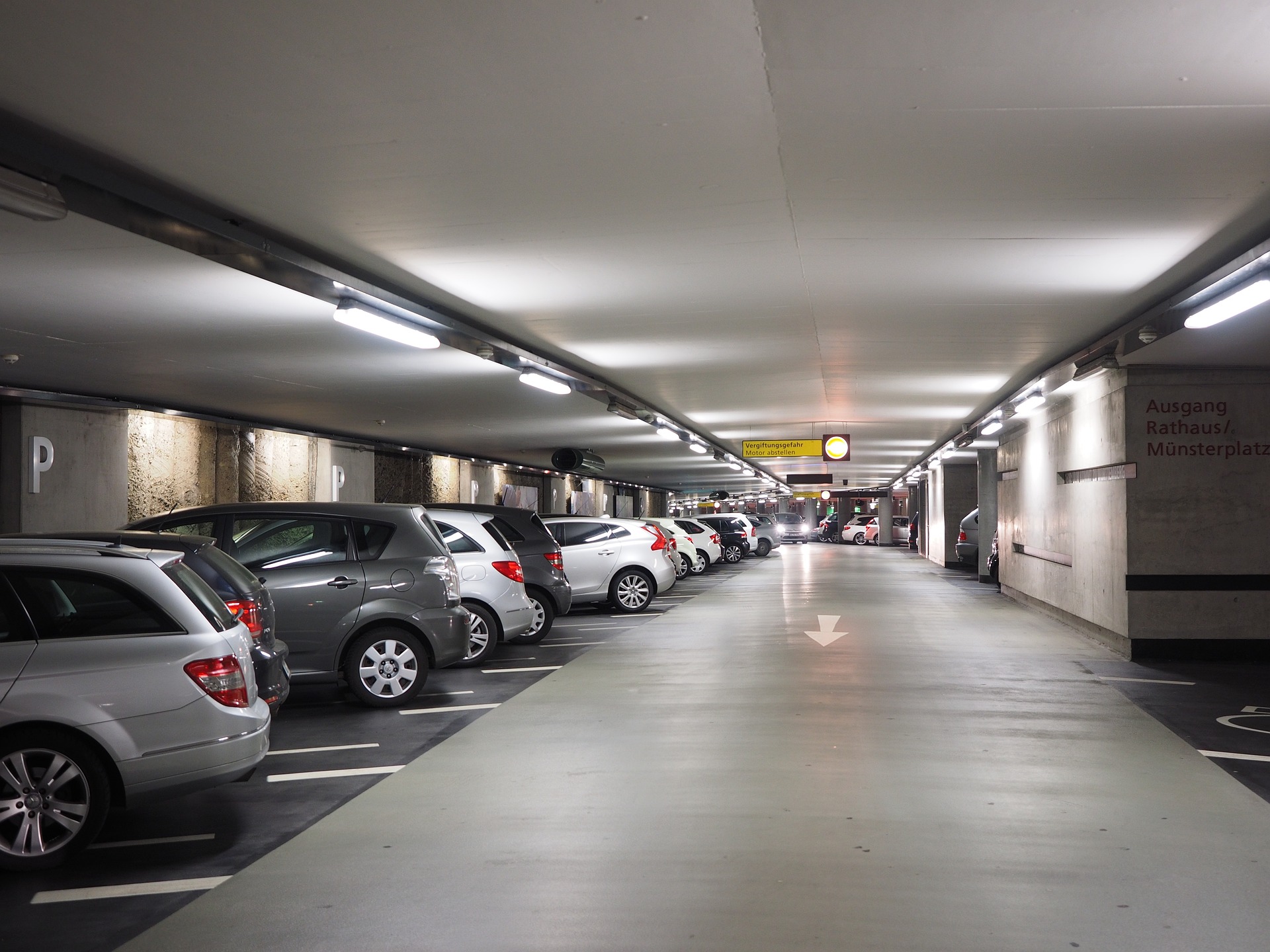 multi-storey-car-park-gd93e56474_1920
